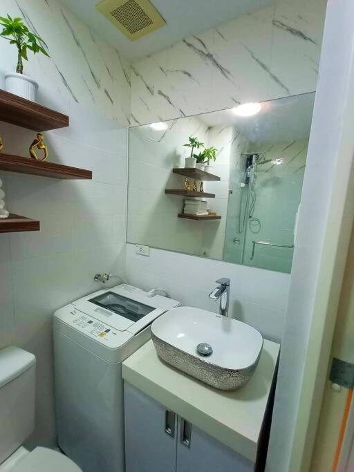 Cozy Studio Unit At Sun Residences Quezon City Eksteriør billede